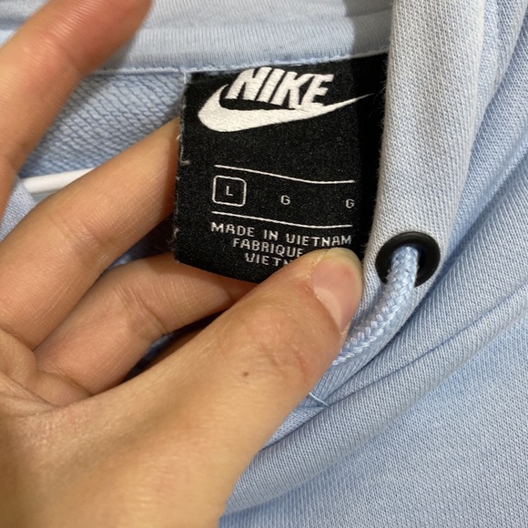 Nike baby blue L cropped hoodie - Picture 2 of 3